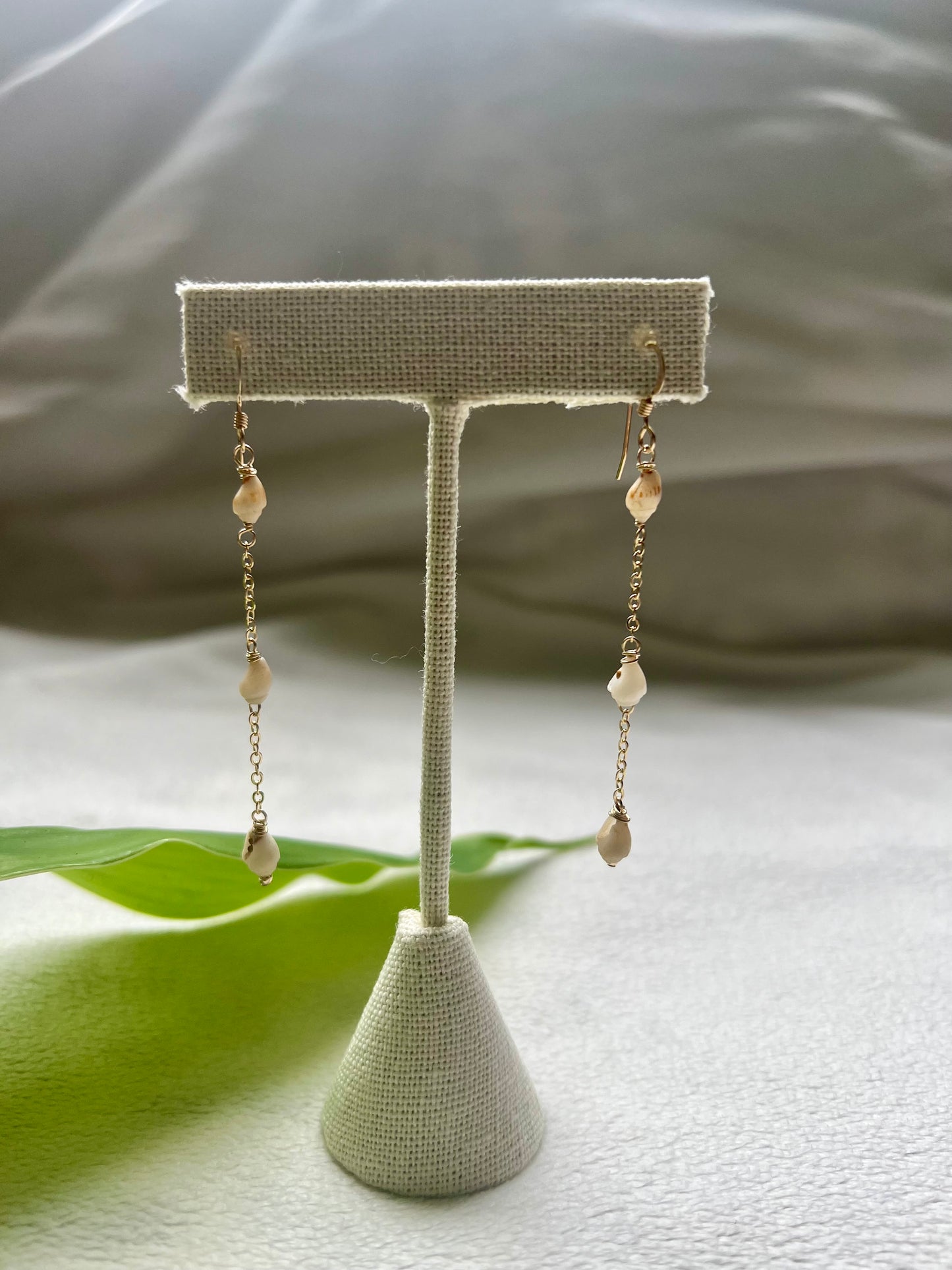 ‘Ekolu Momi Earrings