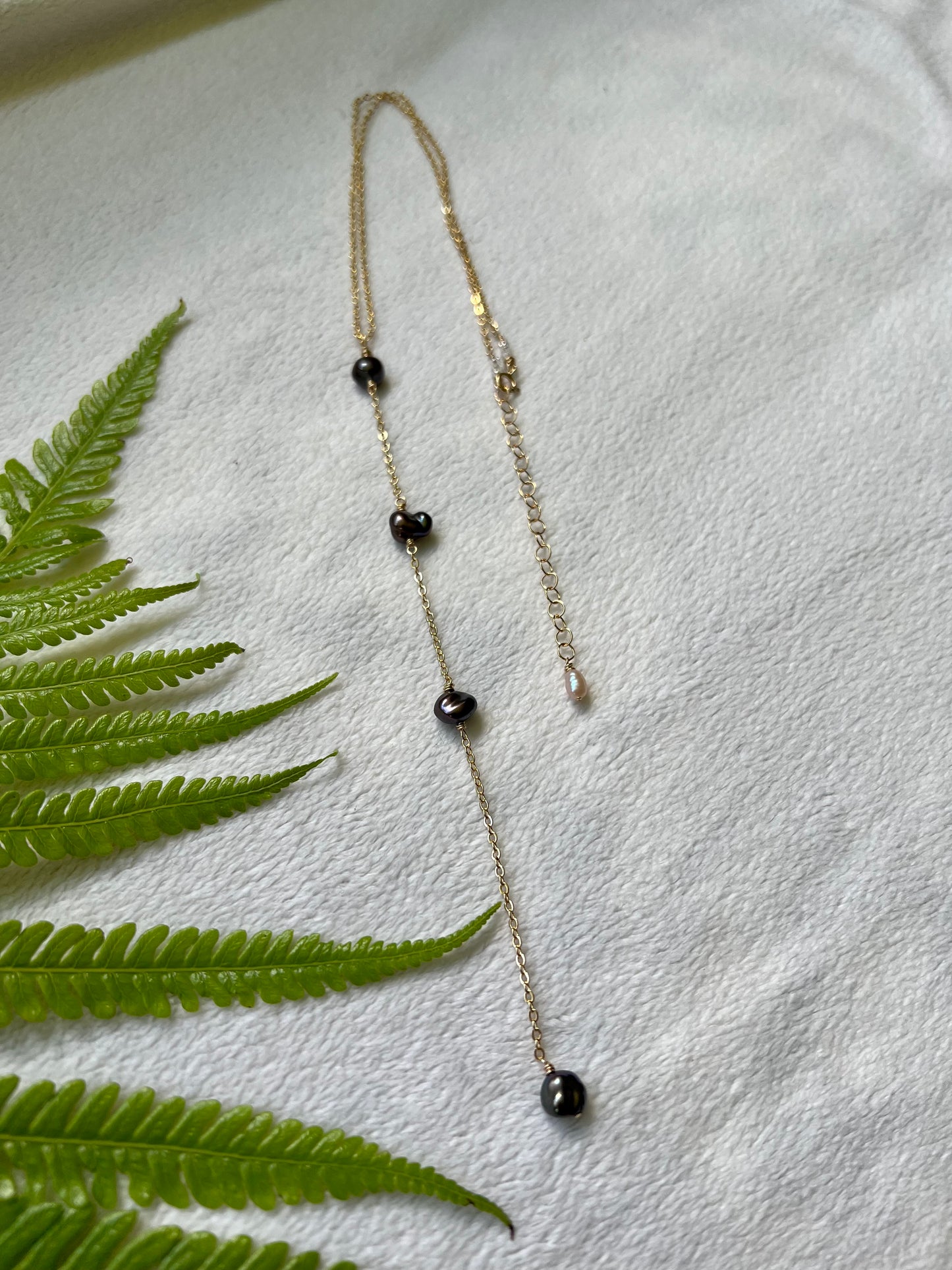 ‘Ehā Black Keshi Pearl Lariat