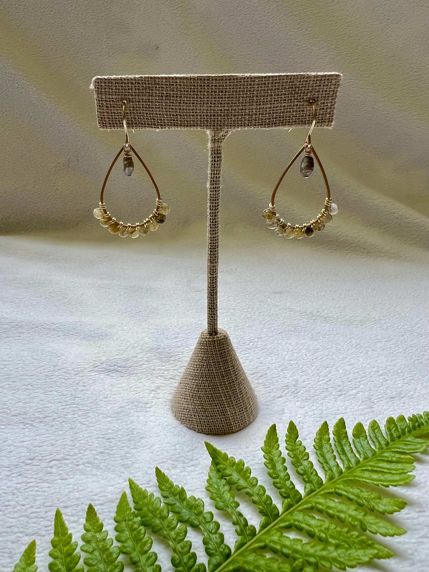 Keleawe Drops in Labradorite & Pearl