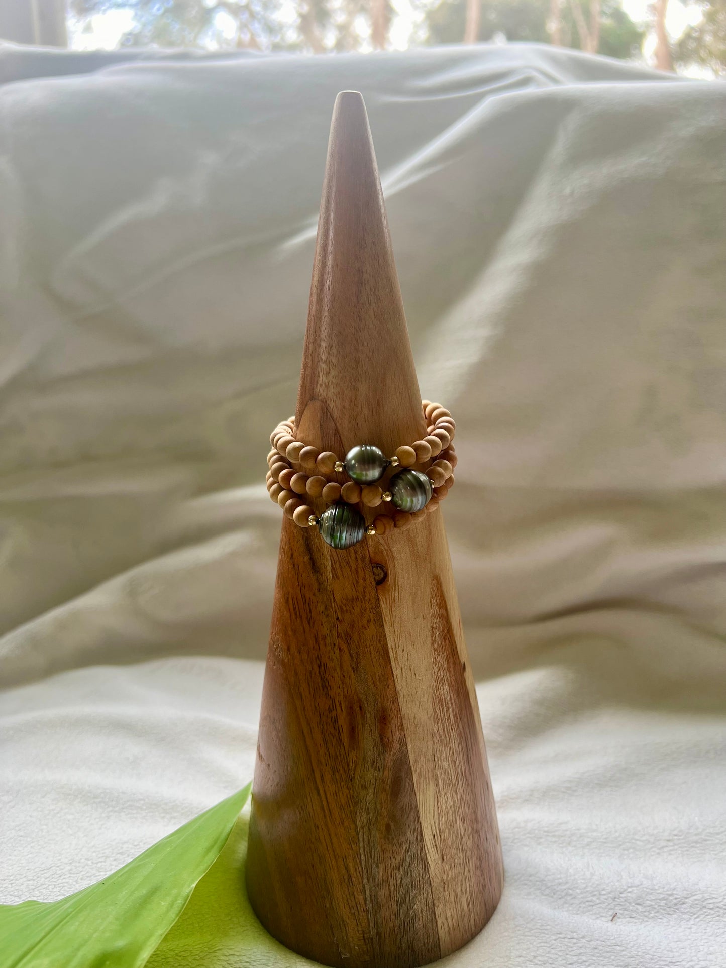 Tahitian Pearl & Sandalwood Bracelet