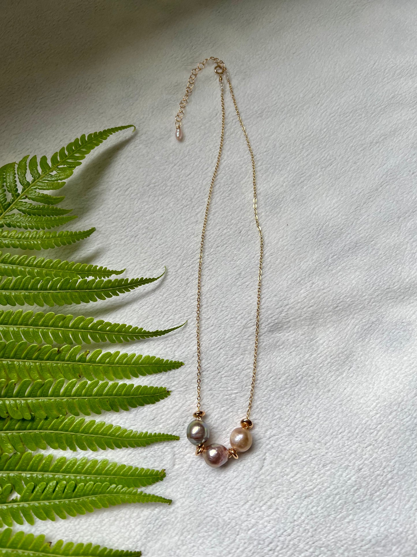 ‘Ekolu Edison Pearl Floater Necklace