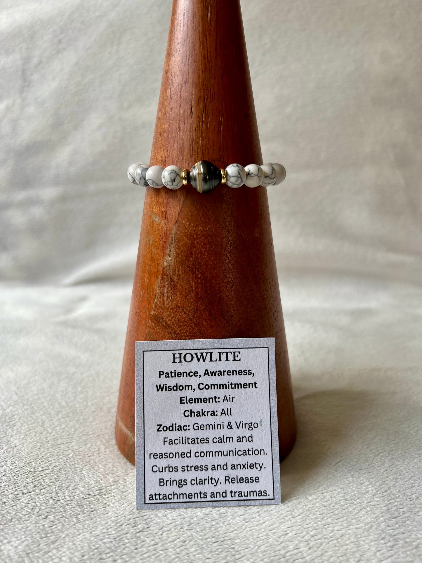 Tahitian Pearl & Howlite Bracelet