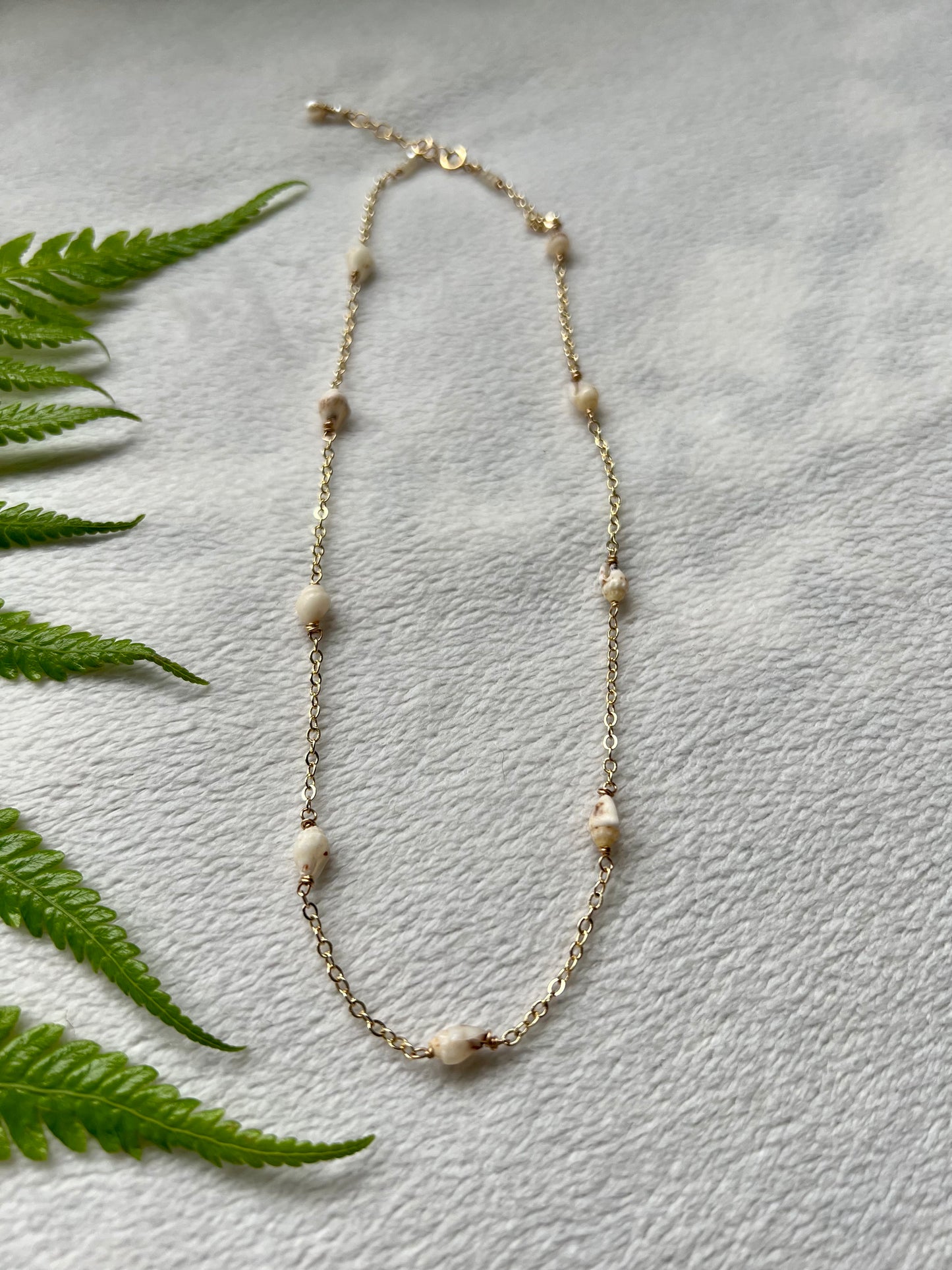 Momi Shell Choker