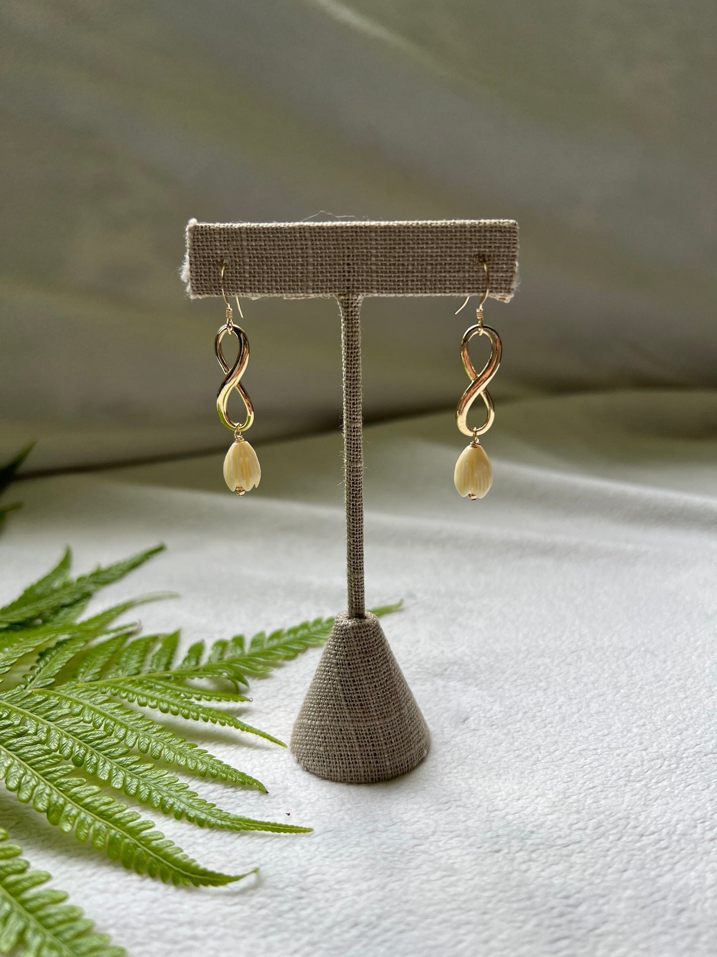 Pīkake Infinity Earrings