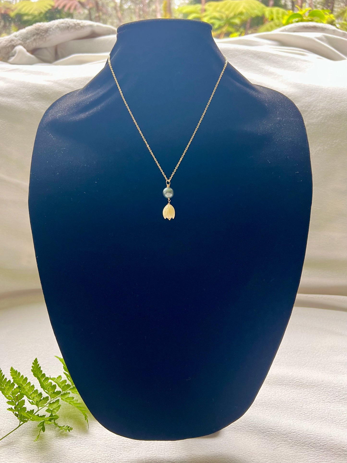 Pīkake + Tahitian Pearl Necklace